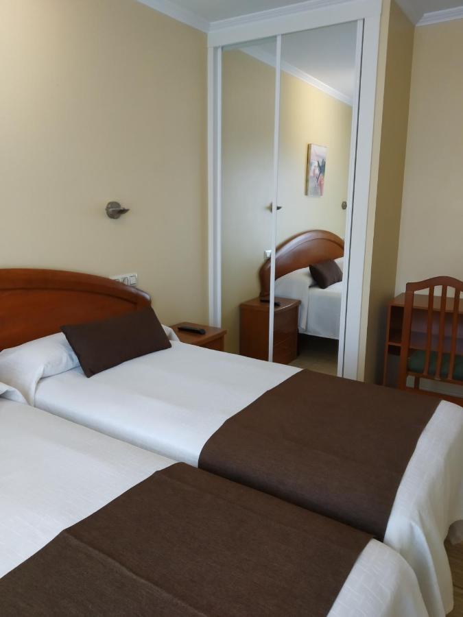 Hostal Stella Del Mare กามาริญาส ภายนอก รูปภาพ