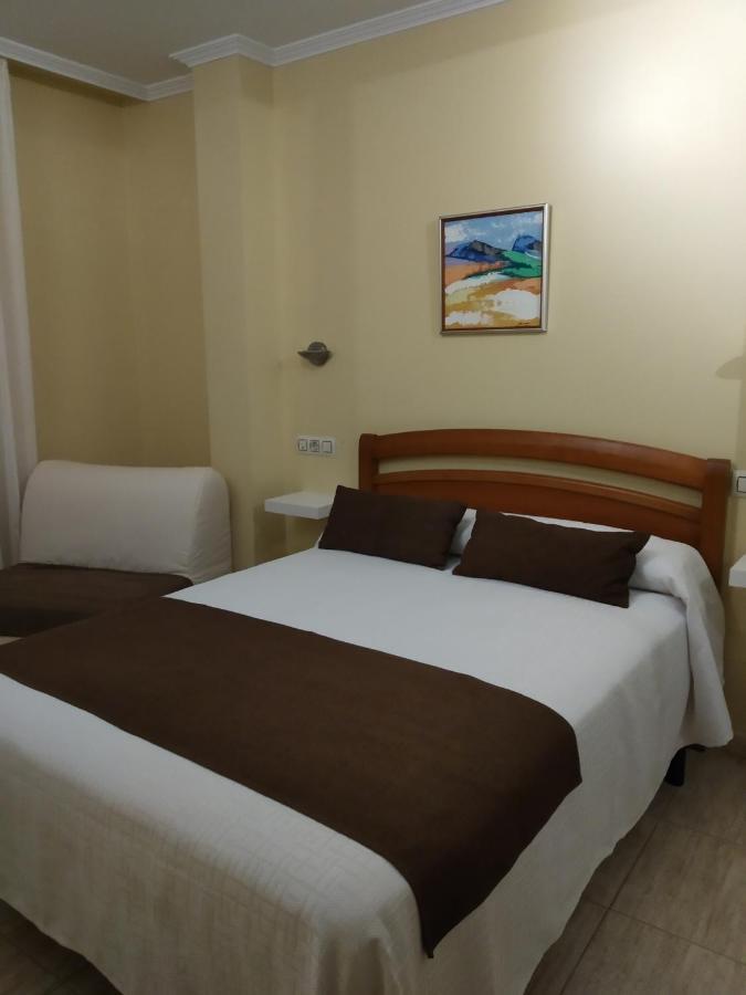 Hostal Stella Del Mare กามาริญาส ภายนอก รูปภาพ